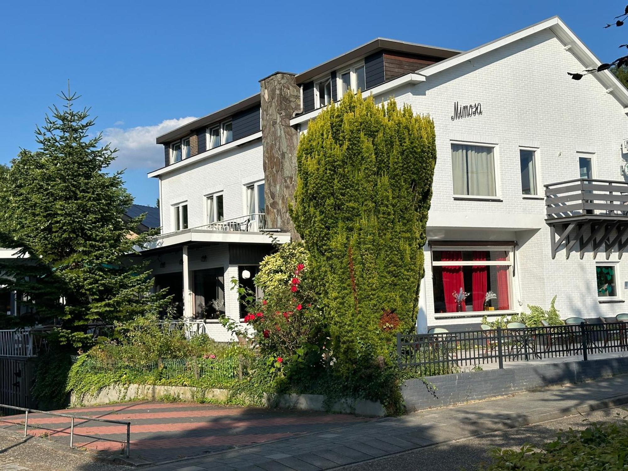 Mimosa Hotel Valkenburg aan de Geul Esterno foto